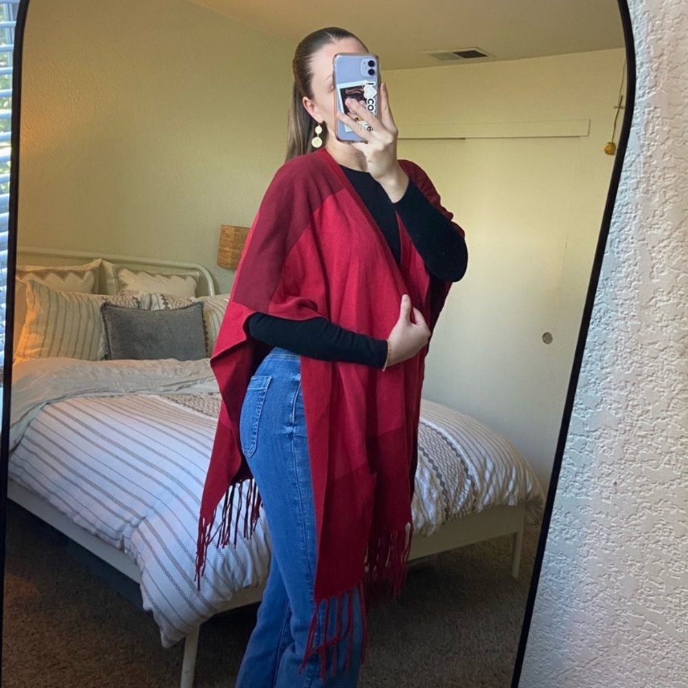 CAbi 3841 Fringe Poncho